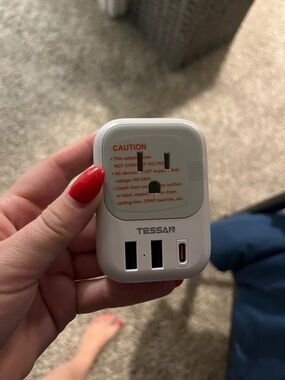 UK TRAVEL ADAPTER NWOT